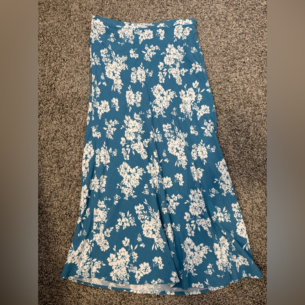 Old Navy Blue Flower Skirt